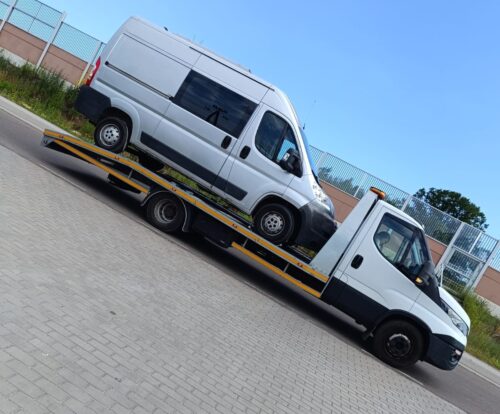 Transport Aut Motorów Busów i innych Pojazdów